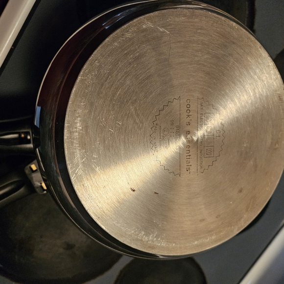 Pressure Cooker - Picture 3 of 5